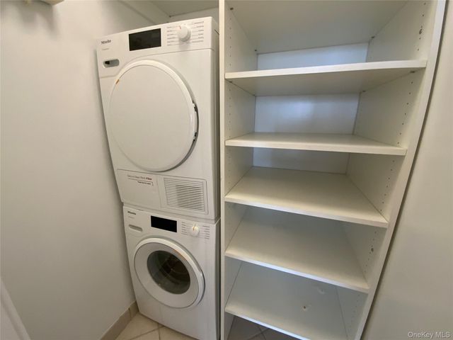 27110 Grand Central Parkway 14E, Floral Park, NY 11005