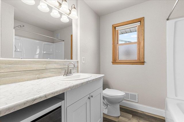 632 S 16th AVENUE, West Bend, WI 53095