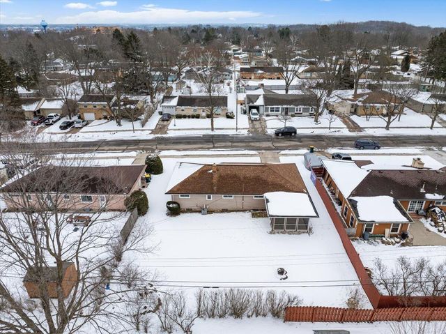 632 S 16th AVENUE, West Bend, WI 53095