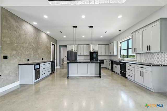 304 Spring Hollow Drive, Bertram, TX 78605