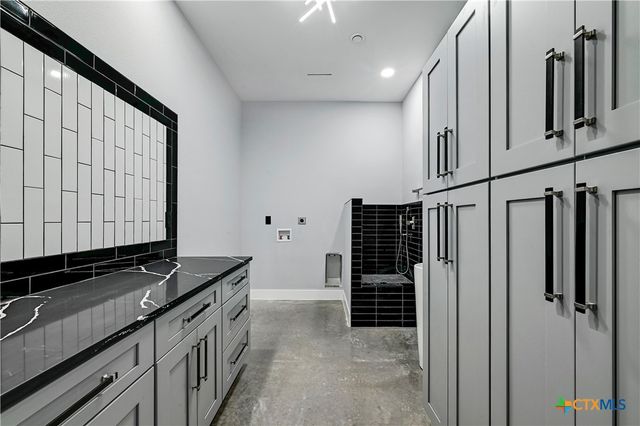 304 Spring Hollow Drive, Bertram, TX 78605