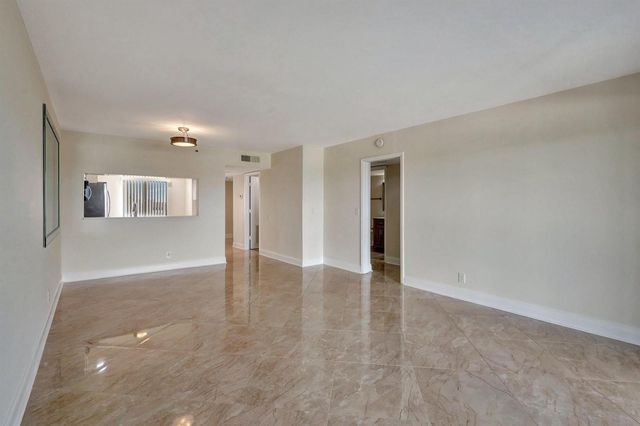 14460 Strathmore Lane 807, Delray Beach, FL 33446