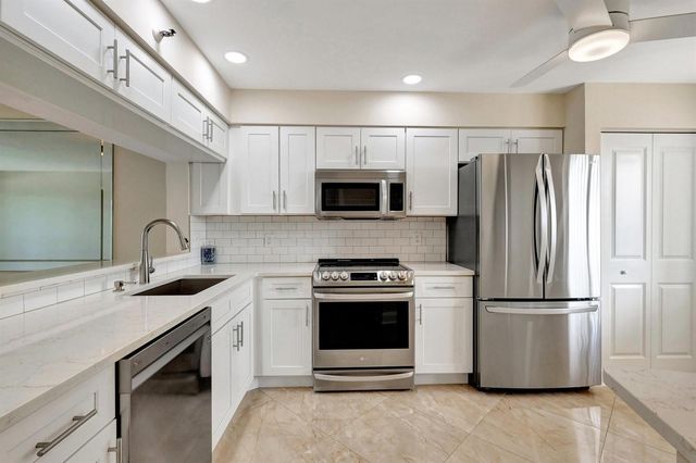14460 Strathmore Lane 807, Delray Beach, FL 33446