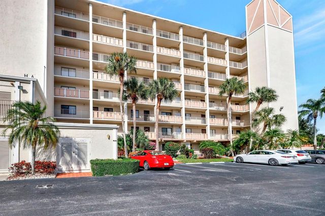 14460 Strathmore Lane 807, Delray Beach, FL 33446