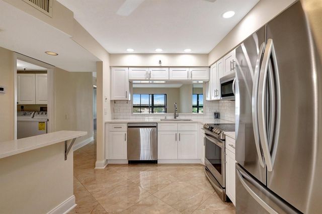 14460 Strathmore Lane 807, Delray Beach, FL 33446