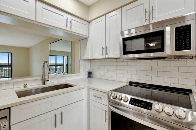 14460 Strathmore Lane 807, Delray Beach, FL 33446