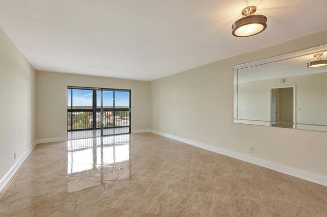 14460 Strathmore Lane 807, Delray Beach, FL 33446