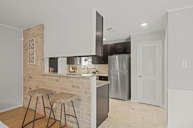 2706 Bernadette Lane, Houston, TX 77043