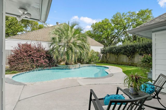 2706 Bernadette Lane, Houston, TX 77043