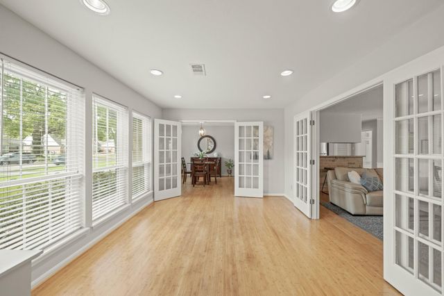 2706 Bernadette Lane, Houston, TX 77043