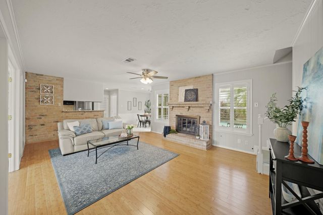 2706 Bernadette Lane, Houston, TX 77043