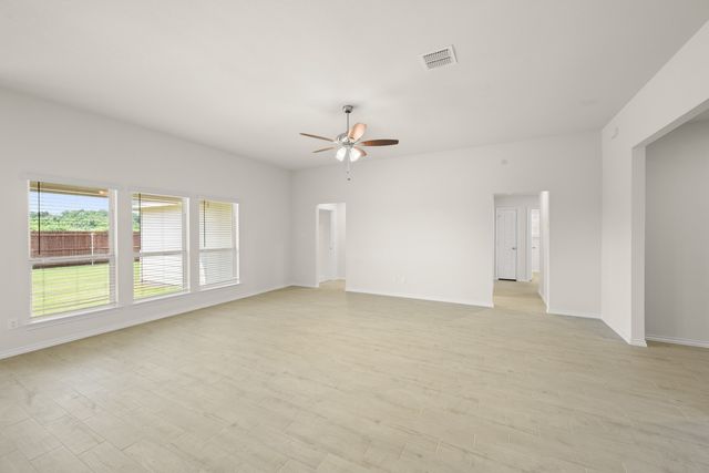 1176 Oak Spring Drive, Burleson, TX 76028