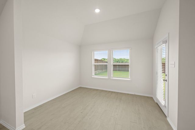 1176 Oak Spring Drive, Burleson, TX 76028