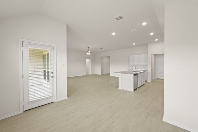 1176 Oak Spring Drive, Burleson, TX 76028