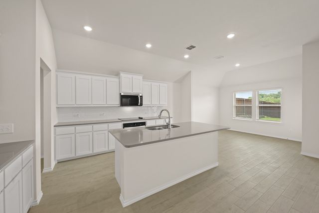 1176 Oak Spring Drive, Burleson, TX 76028