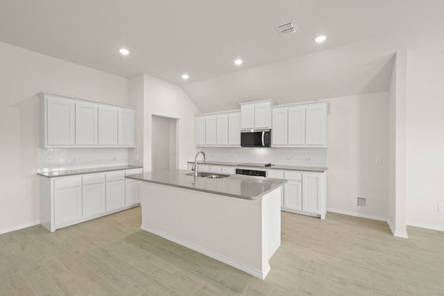 1176 Oak Spring Drive, Burleson, TX 76028