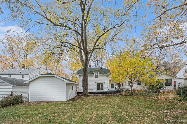 610 N Dexter Drive, Lansing, MI 48910