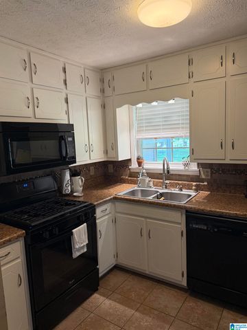 1500 ROCKVIEW CIRCLE, Weaver, AL 36277