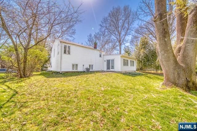 23 Smith Court, Closter, NJ 07624