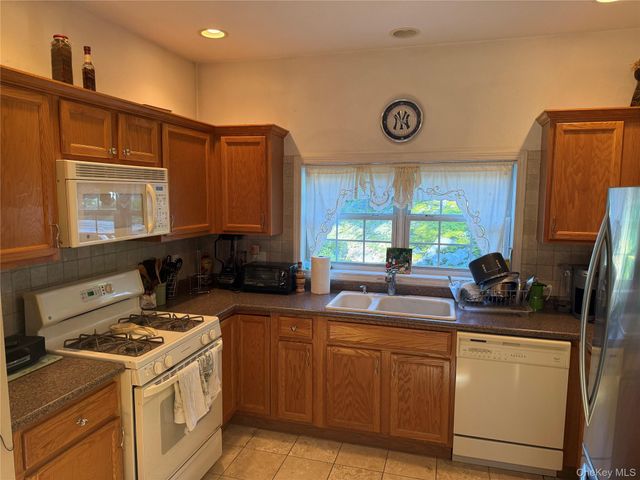 10 Jay Court, Carmel, NY 10512