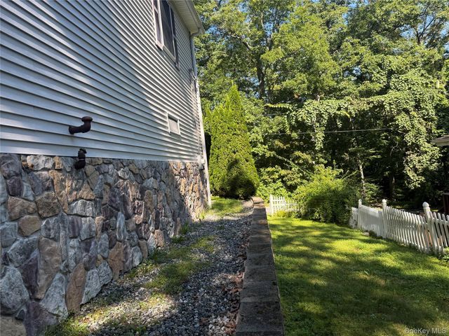 10 Jay Court, Carmel, NY 10512