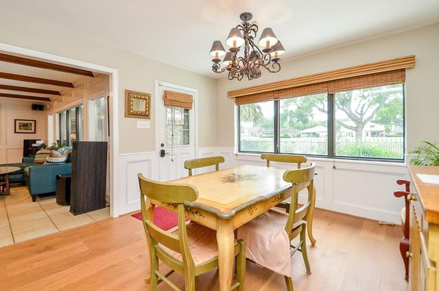 626 Longview Drive, Sugar Land, TX 77478