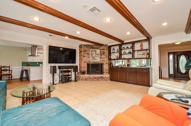 626 Longview Drive, Sugar Land, TX 77478