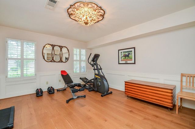 626 Longview Drive, Sugar Land, TX 77478