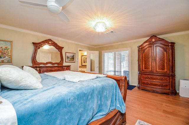 626 Longview Drive, Sugar Land, TX 77478