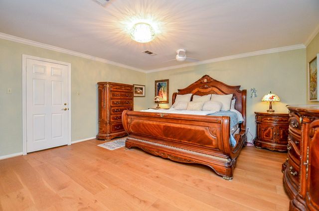 626 Longview Drive, Sugar Land, TX 77478