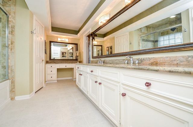 626 Longview Drive, Sugar Land, TX 77478