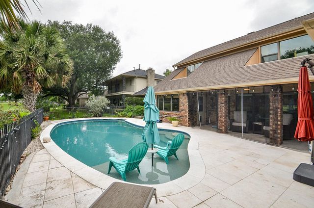 626 Longview Drive, Sugar Land, TX 77478