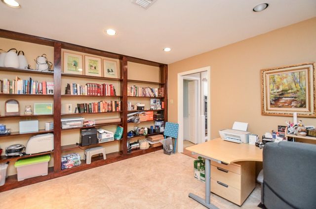626 Longview Drive, Sugar Land, TX 77478