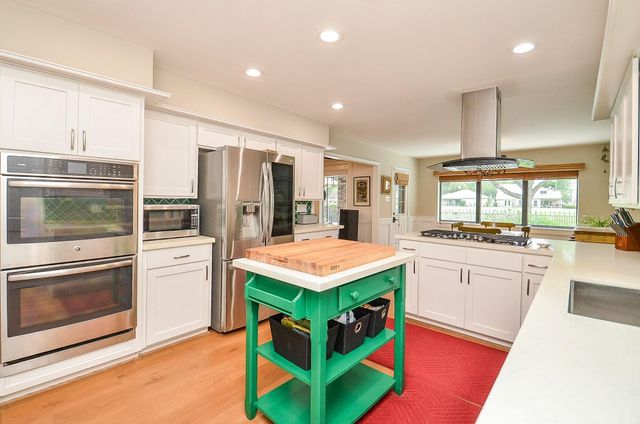 626 Longview Drive, Sugar Land, TX 77478
