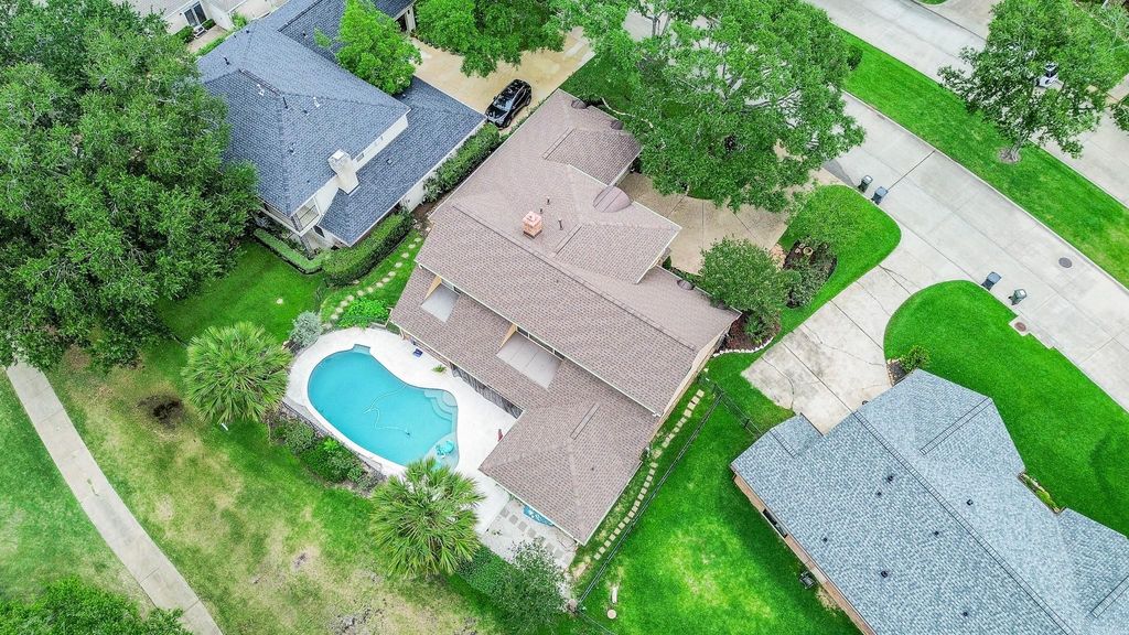 626 Longview Drive, Sugar Land, TX 77478