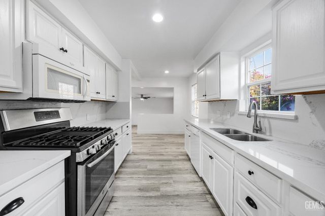 3028 Spruce Street, Bakersfield, CA 93301