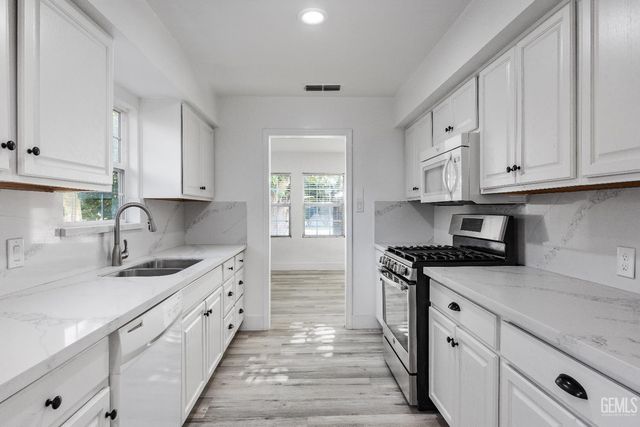 3028 Spruce Street, Bakersfield, CA 93301