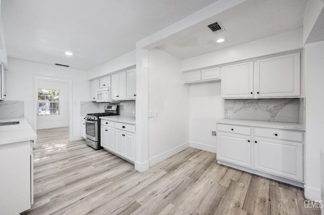 3028 Spruce Street, Bakersfield, CA 93301