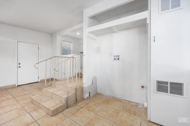 3028 Spruce Street, Bakersfield, CA 93301