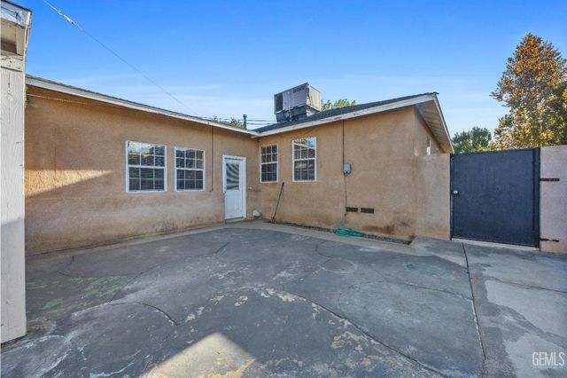 3028 Spruce Street, Bakersfield, CA 93301