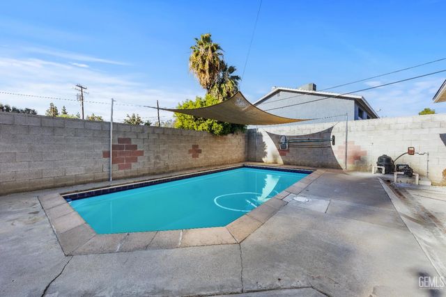 3028 Spruce Street, Bakersfield, CA 93301