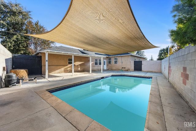 3028 Spruce Street, Bakersfield, CA 93301