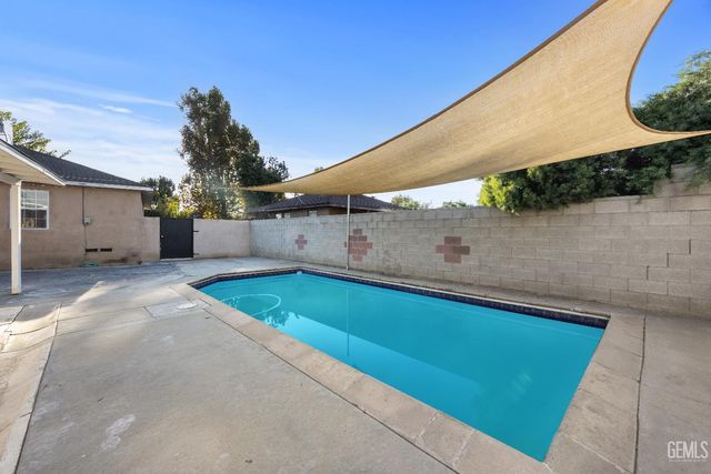 3028 Spruce Street, Bakersfield, CA 93301