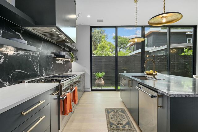 908 Columbus, Austin, TX 78704