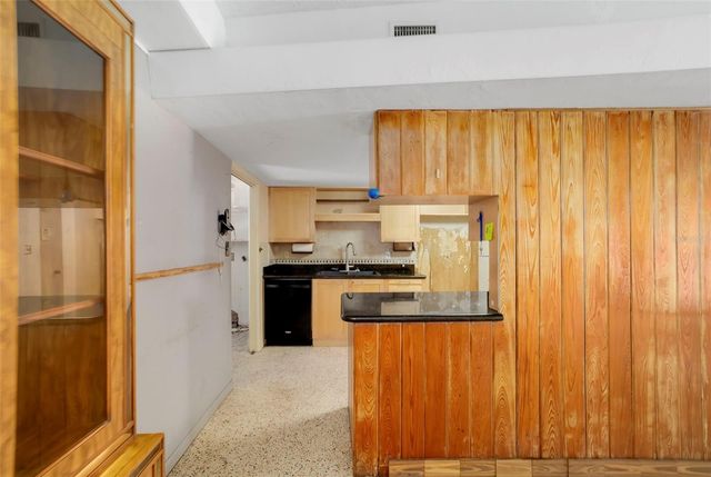2742 S EAST AVENUE, Sarasota, FL 34239