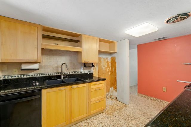 2742 S EAST AVENUE, Sarasota, FL 34239