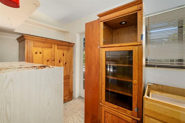2742 S EAST AVENUE, Sarasota, FL 34239