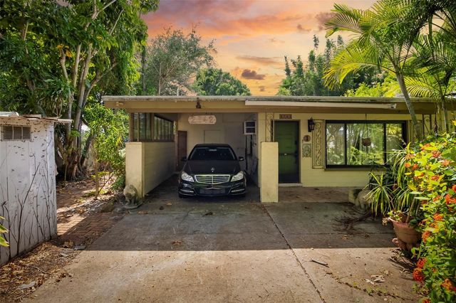2742 S EAST AVENUE, Sarasota, FL 34239