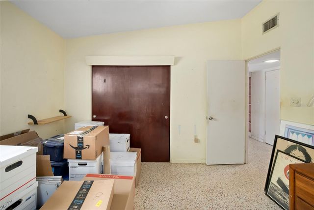 2742 S EAST AVENUE, Sarasota, FL 34239