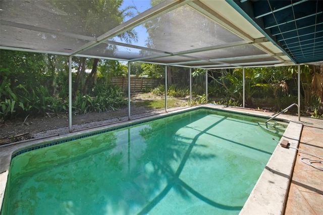 2742 S EAST AVENUE, Sarasota, FL 34239